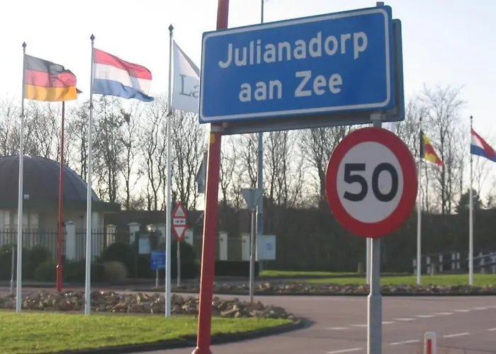 Ferienhaus De Keizerskroon 240 *